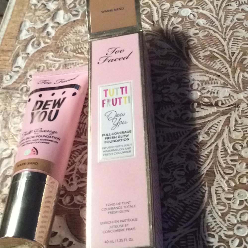 NIB TOO FACED Dew You Fresh Glow Foundation - Picture 2 of 2